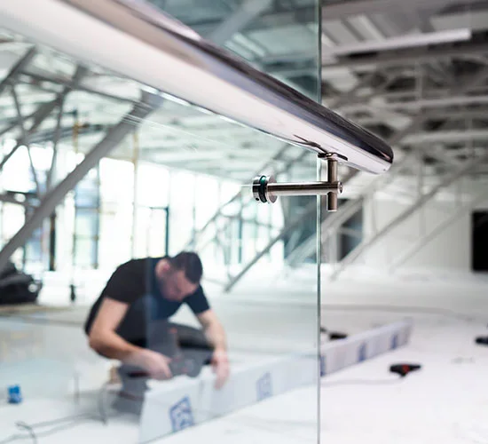 Poinciana, FL highly skilled glass repair technicians
